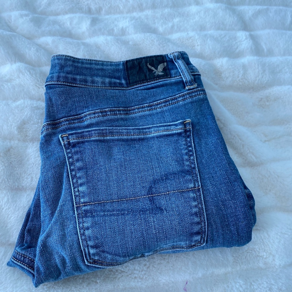 Women’s Medium wash American Eagle Jeans